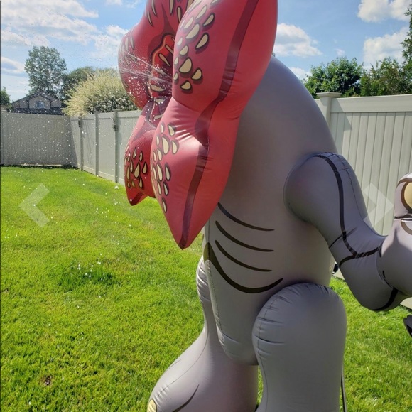 Stranger things sprinkler - Picture 2 of 3